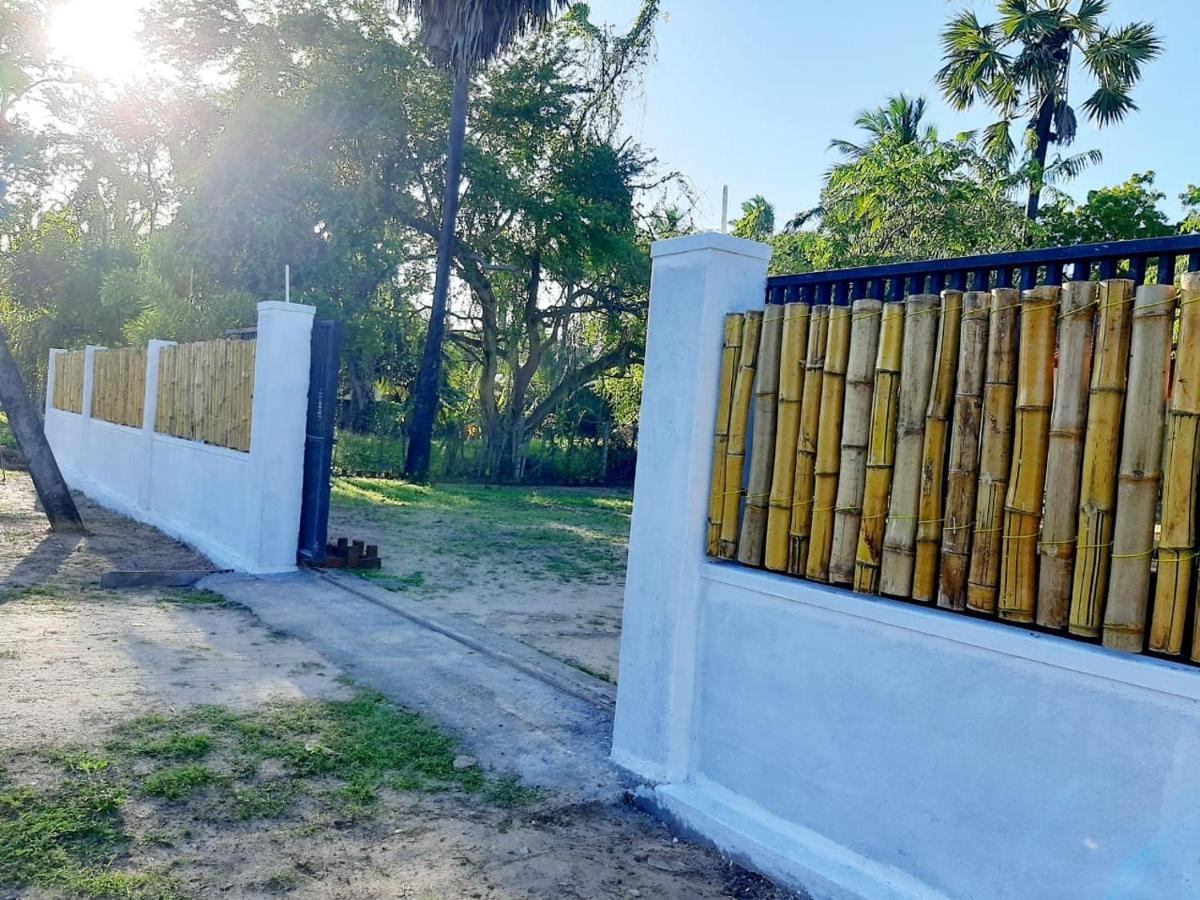 Hotel krish Kalkudah  Exterior foto